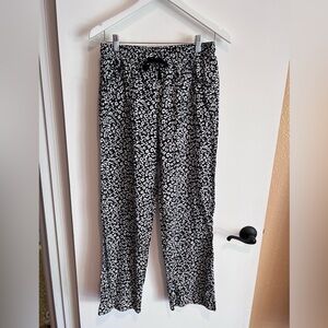 Victoria Secret lounge pants, size S.